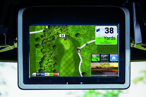 VISAGE SCREEN Golf GPS Touchscreen VISAGE mit Ansicht eines zu spielenden Abschlags beim Golf.