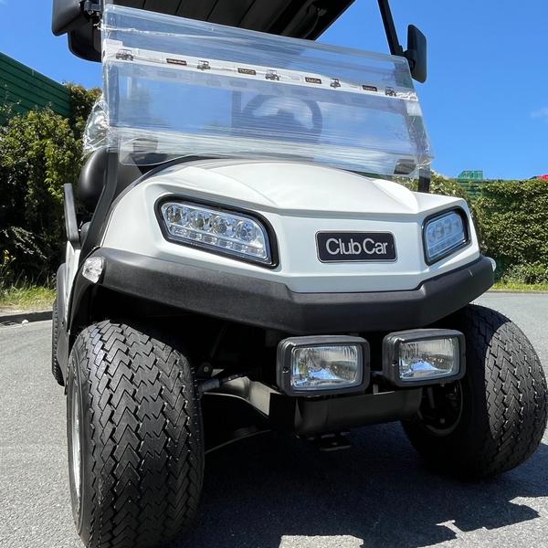 Golfcart Tempo von Club Car mit Straßenzulassung, Detail-frontal