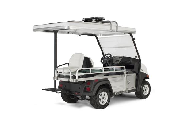 Ansicht eines Ambulance Golf Carts von Club Car aus der hinteren Perspektive.