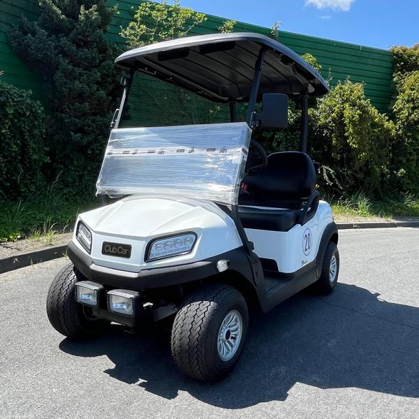 Golfcart Tempo von Club Car mit Straßenzulassung, Frontalansicht